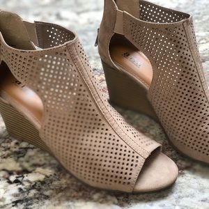 ❌SOLD❌Sandal Wedges